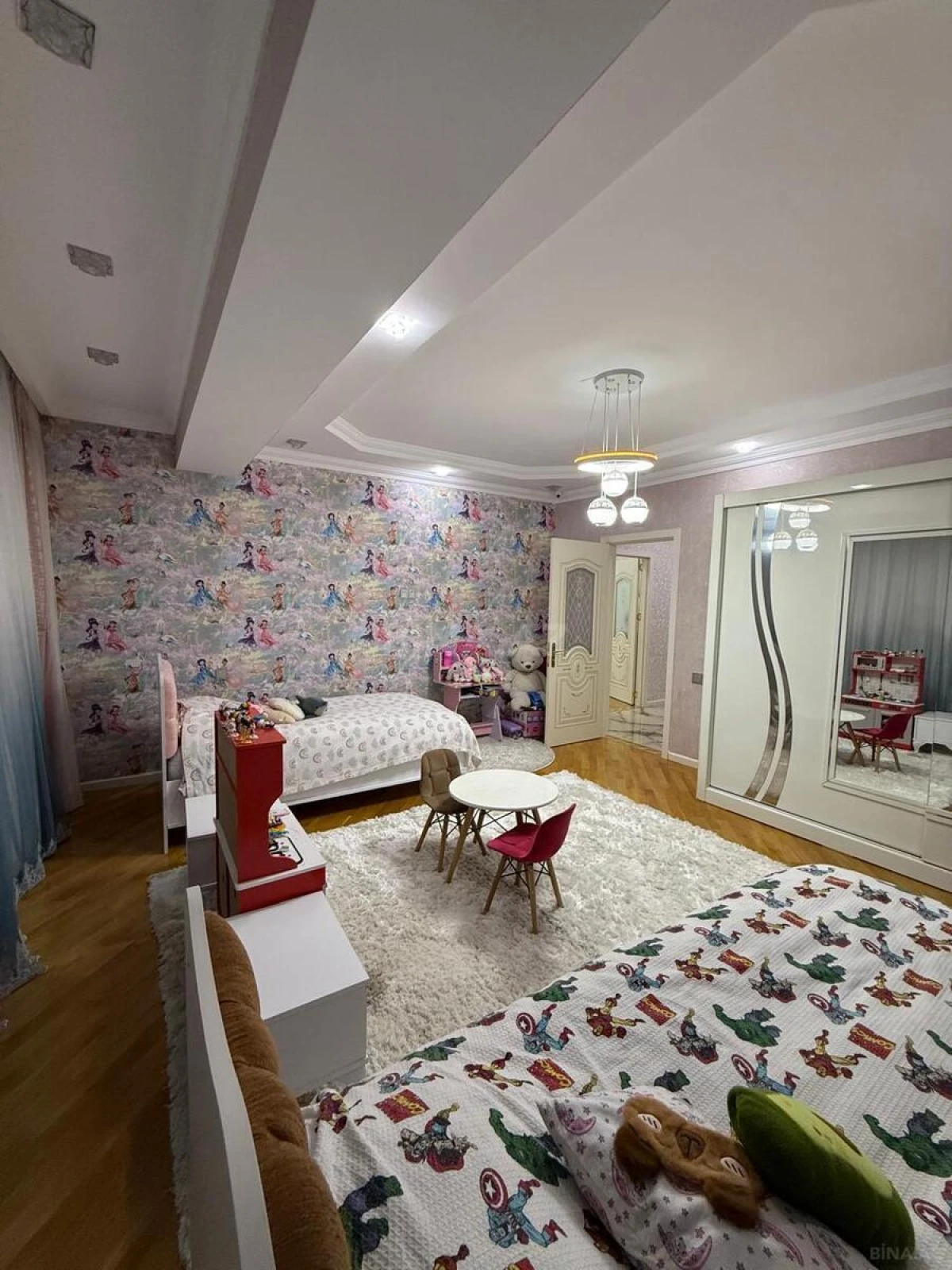 Satılır 3 otaqlı mənzil 220 m²