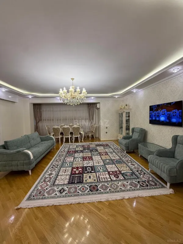 Satılır 3 otaqlı mənzil 220 m²