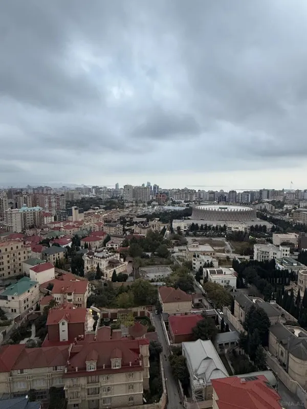 Satılır 3 otaqlı mənzil 220 m²