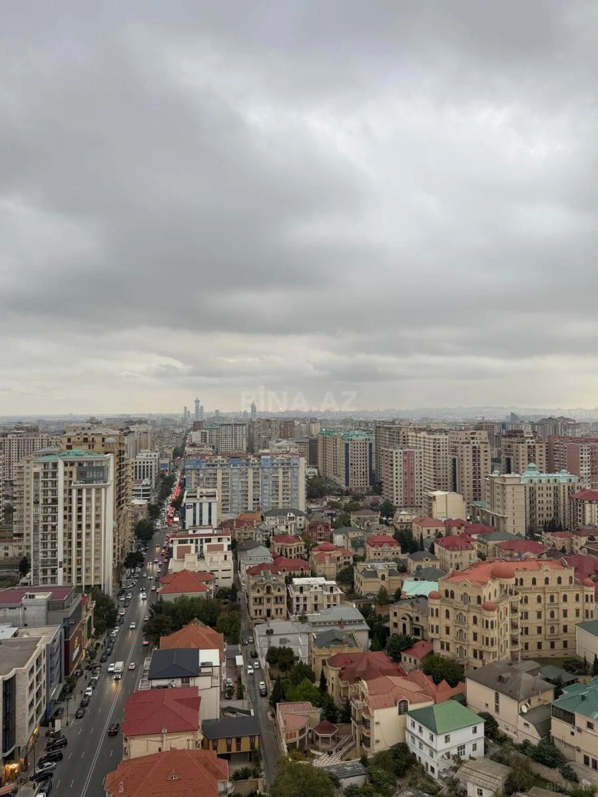 Satılır 3 otaqlı mənzil 220 m²