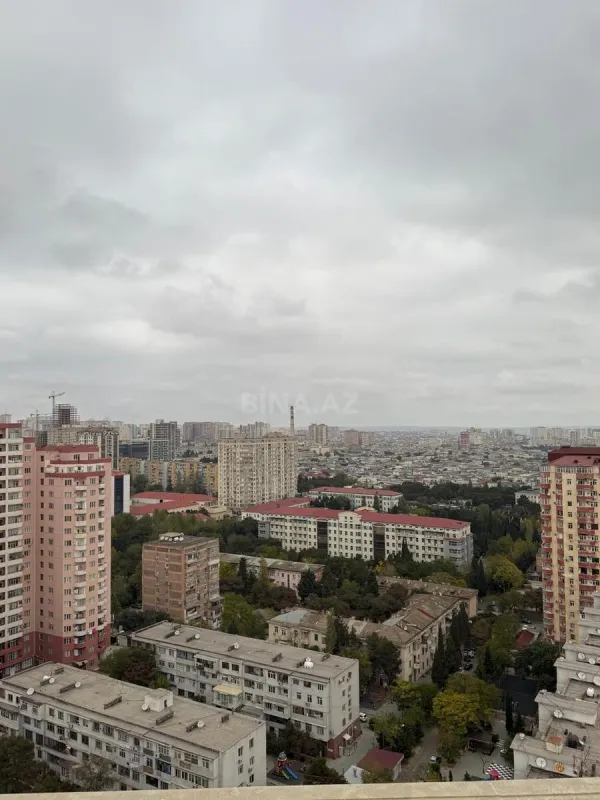 Satılır 3 otaqlı mənzil 220 m²