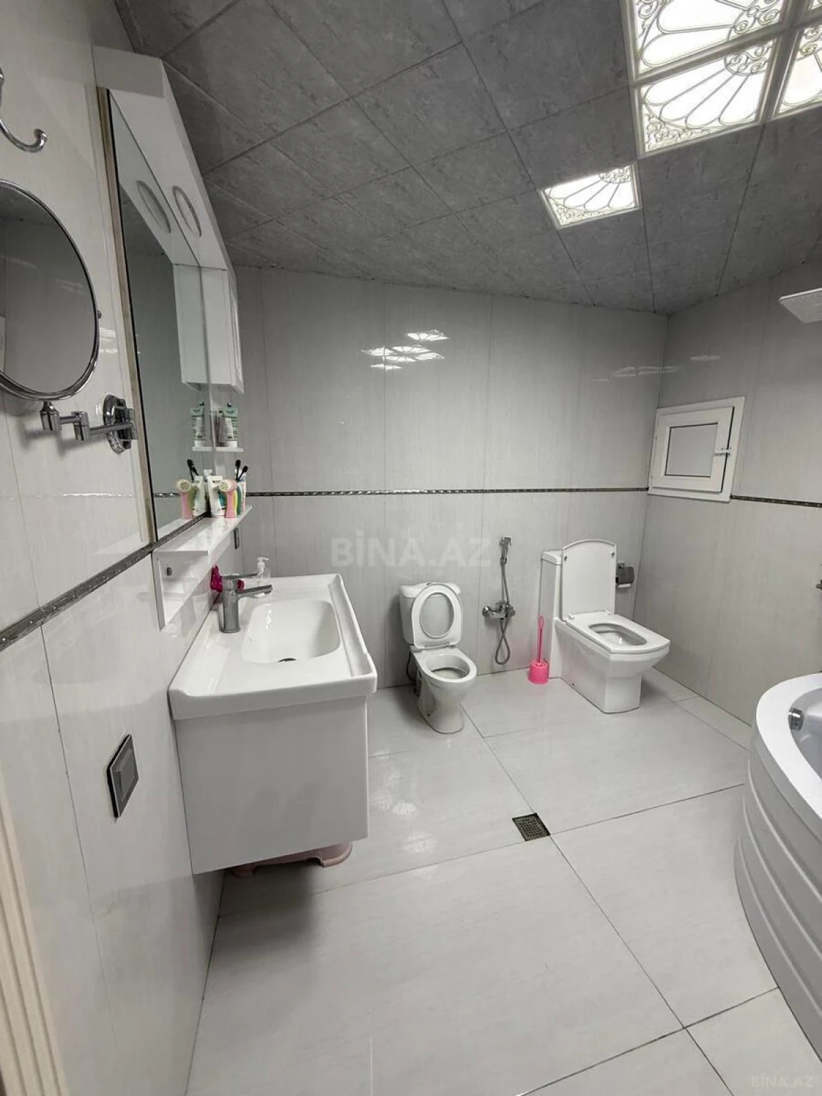 Satılır 3 otaqlı mənzil 220 m²