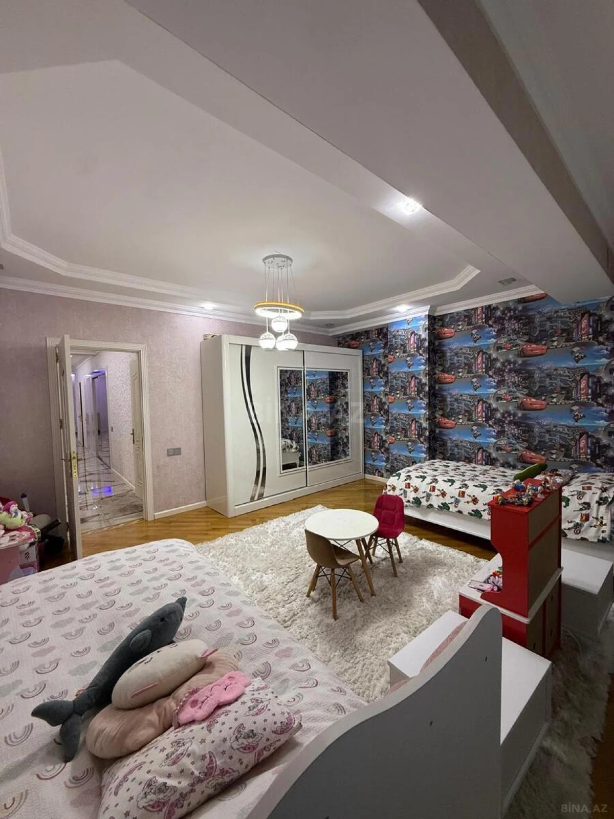 Satılır 3 otaqlı mənzil 220 m²