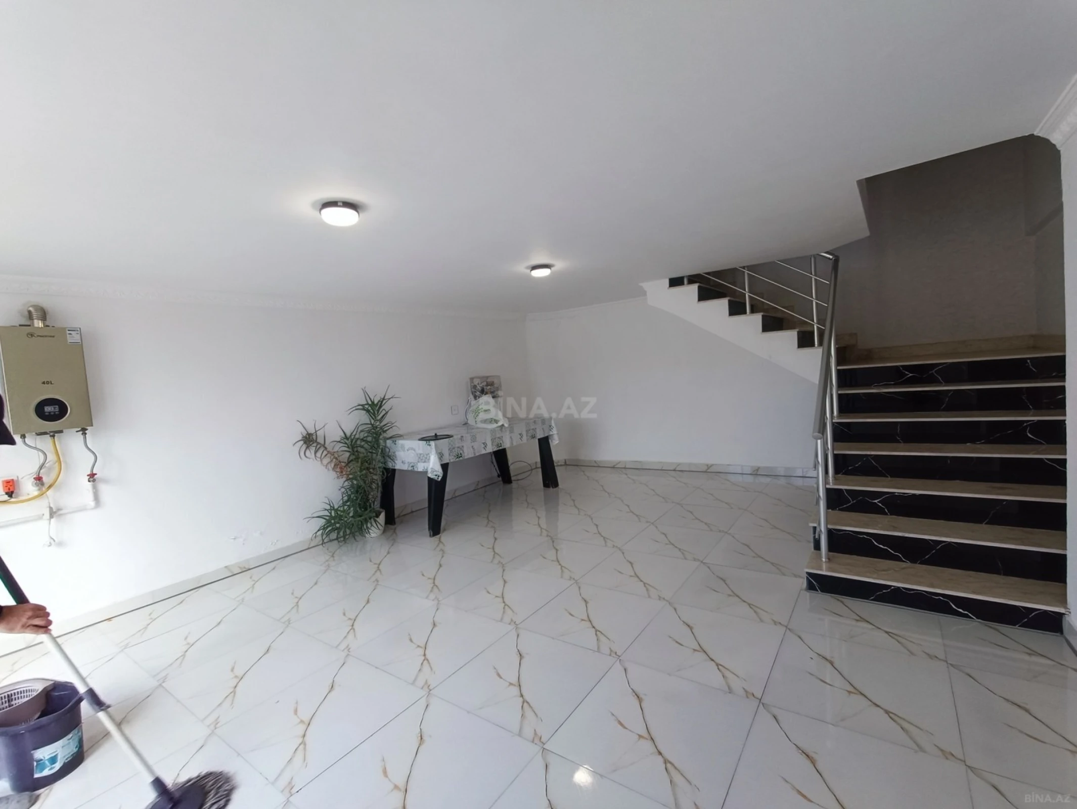 Satılır 5 otaqlı həyət evi 175 m²