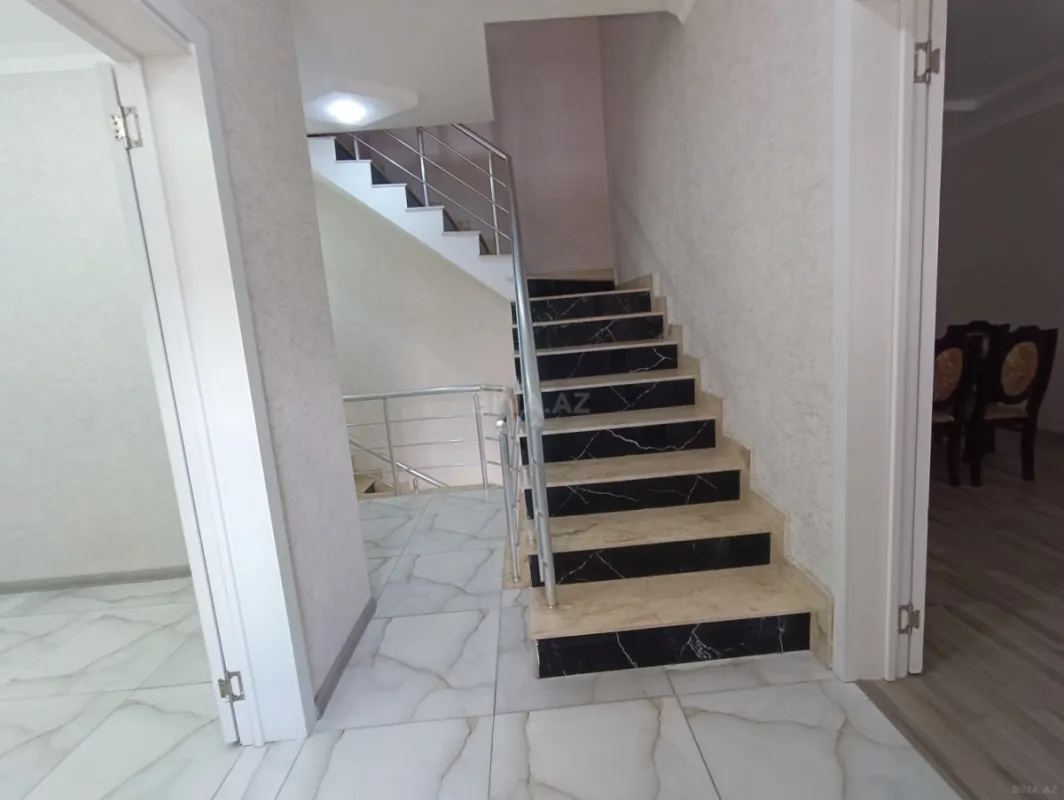 Satılır 5 otaqlı həyət evi 175 m²