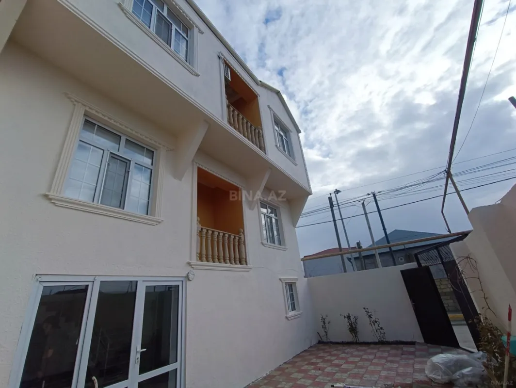 Satılır 5 otaqlı həyət evi 175 m²