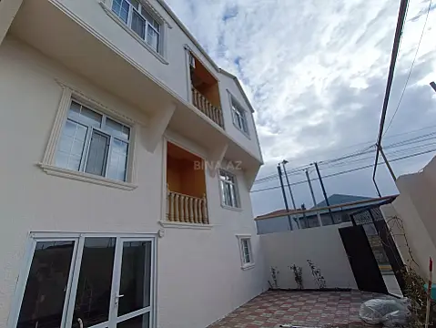 Satılır 5 otaqlı həyət evi 175 m²