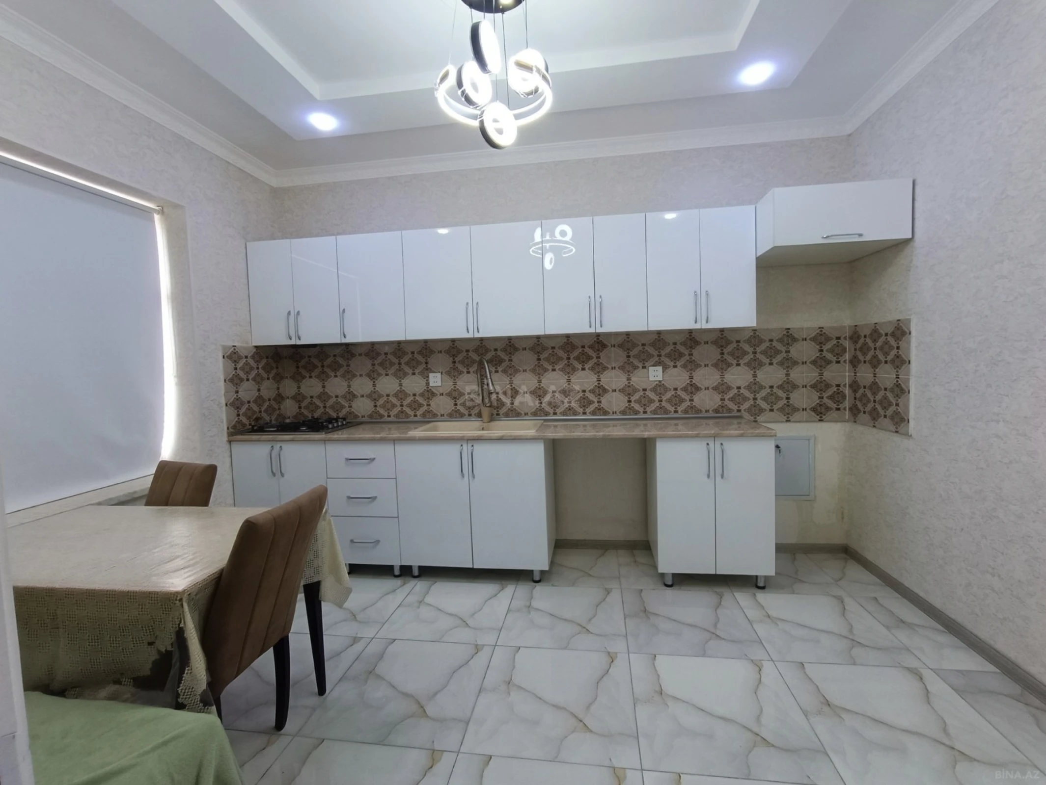 Satılır 5 otaqlı həyət evi 175 m²