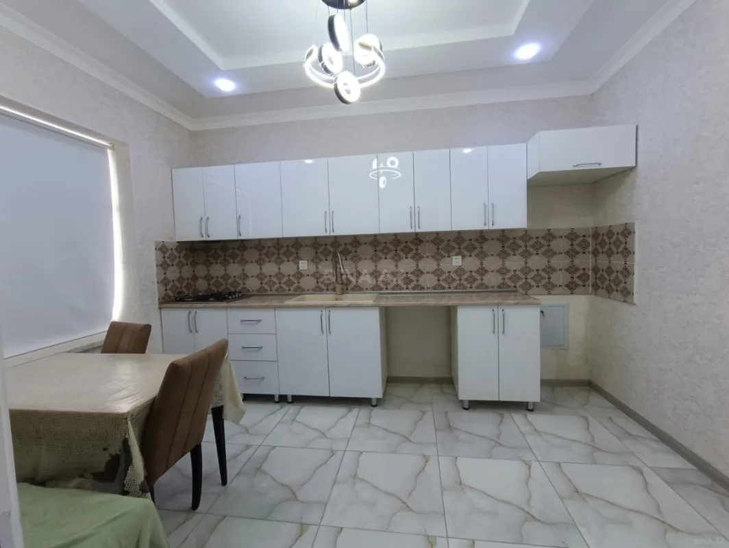 Satılır 5 otaqlı həyət evi 175 m²