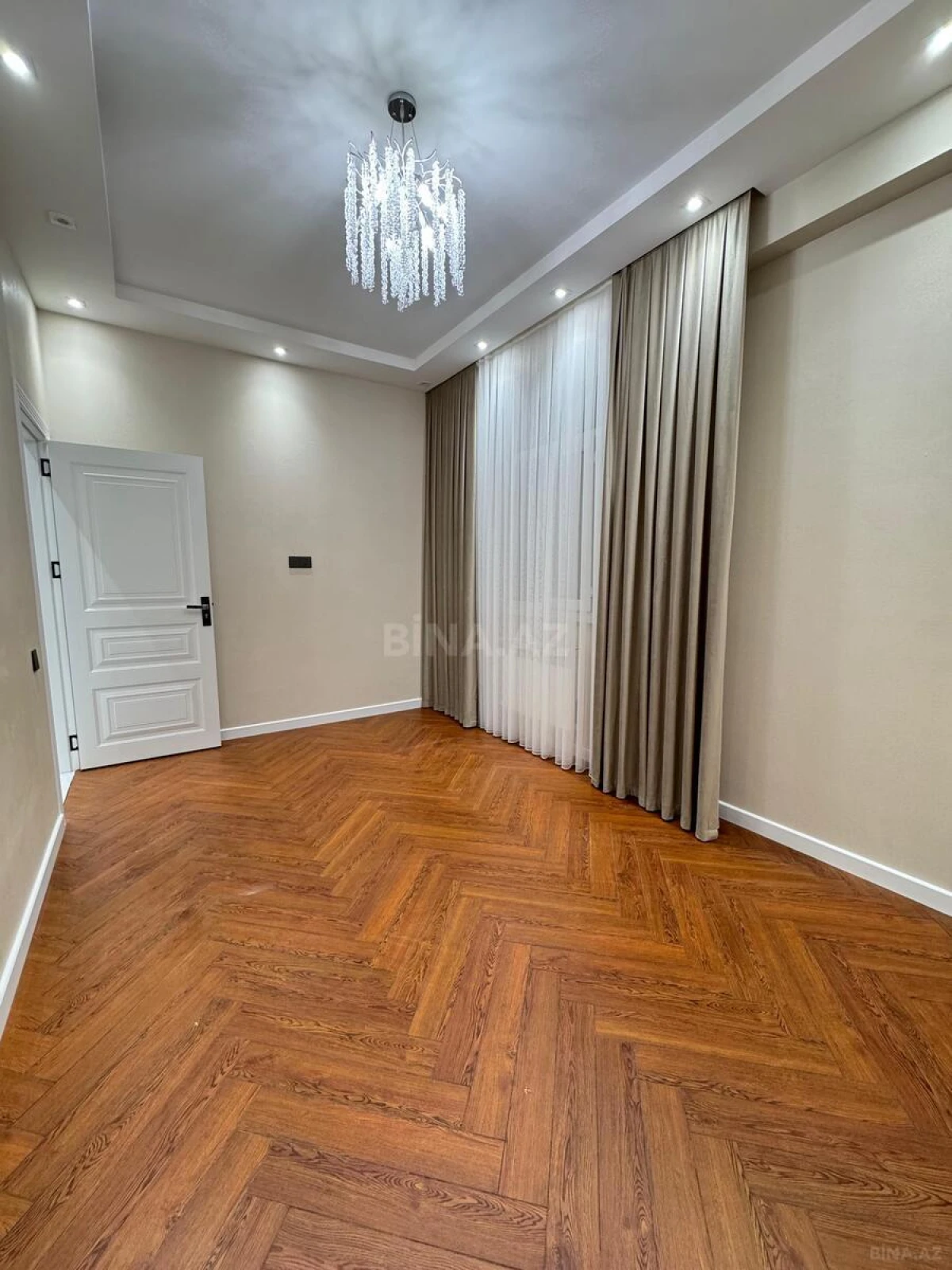 Satılır 2 otaqlı mənzil 64 m²