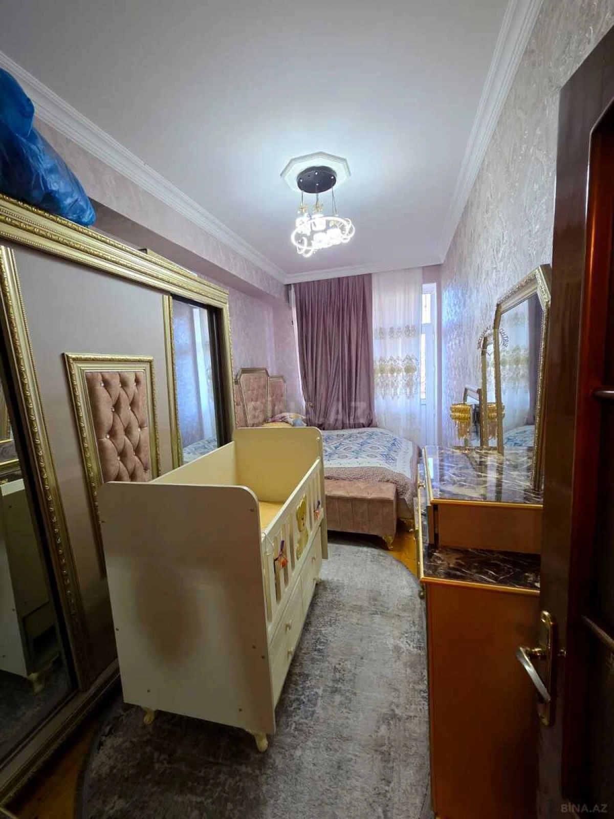 Satılır 2 otaqlı mənzil 72 m²