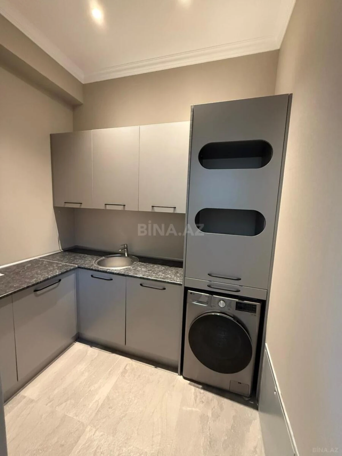 Kirayə verilir 4 otaqlı mənzil 200 m²
