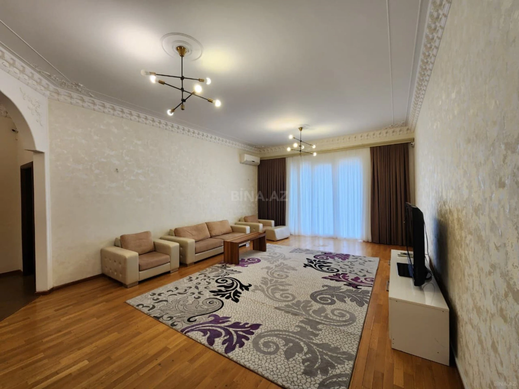 Kirayə verilir 3 otaqlı mənzil 150 m²