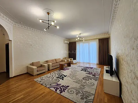 Kirayə verilir 3 otaqlı mənzil 150 m²