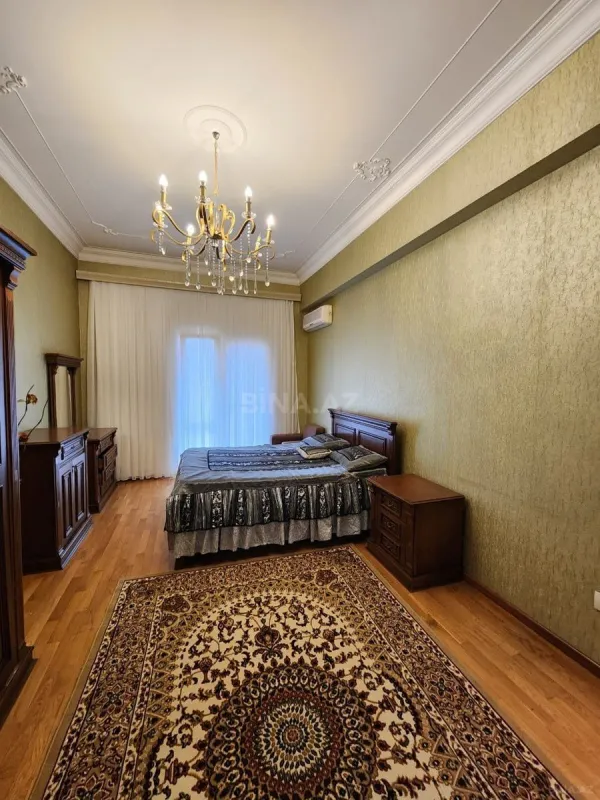 Kirayə verilir 3 otaqlı mənzil 150 m²