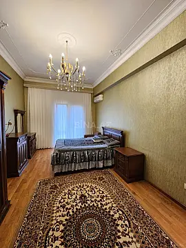 Kirayə verilir 3 otaqlı mənzil 150 m²