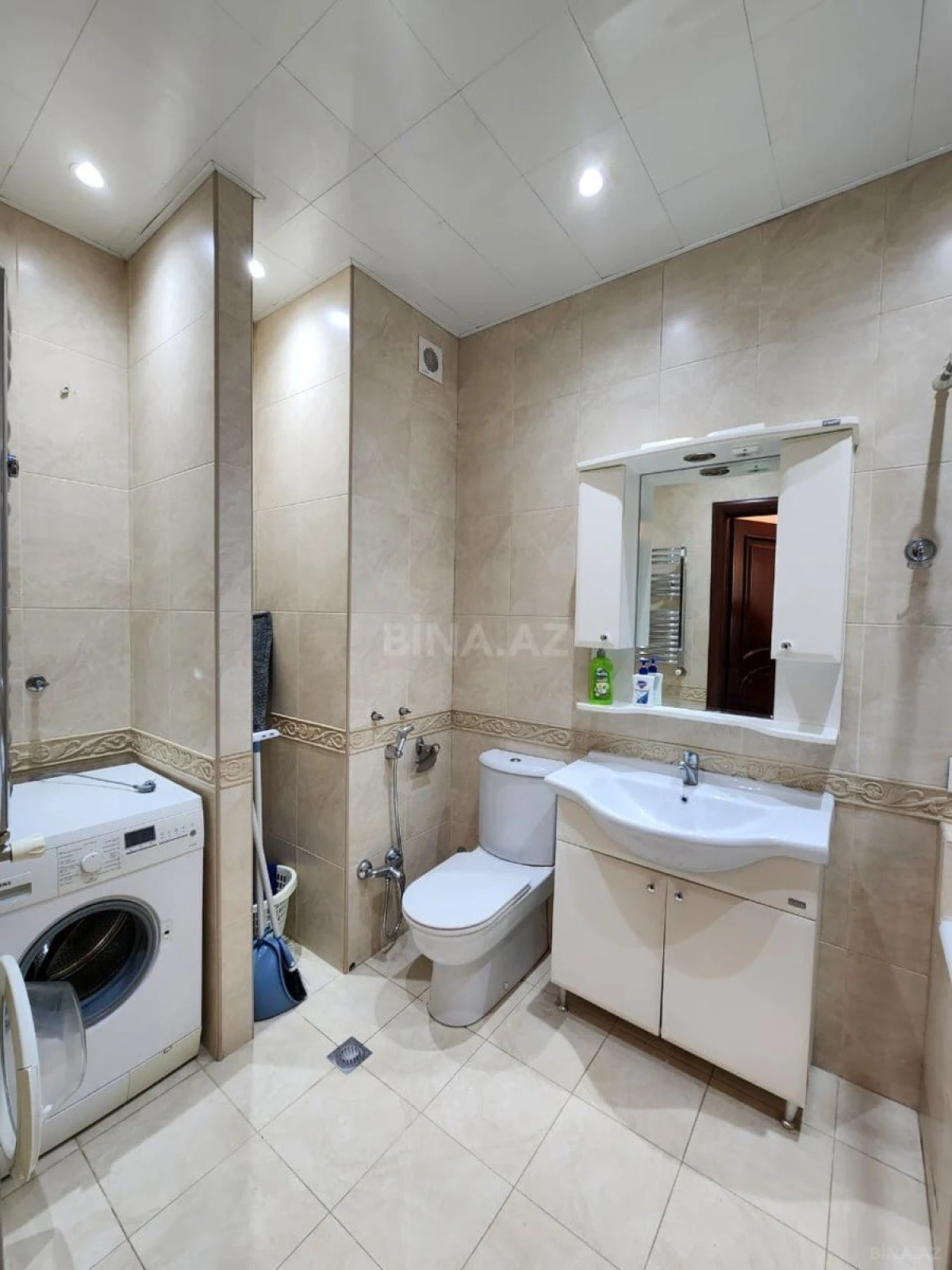 Kirayə verilir 3 otaqlı mənzil 150 m²
