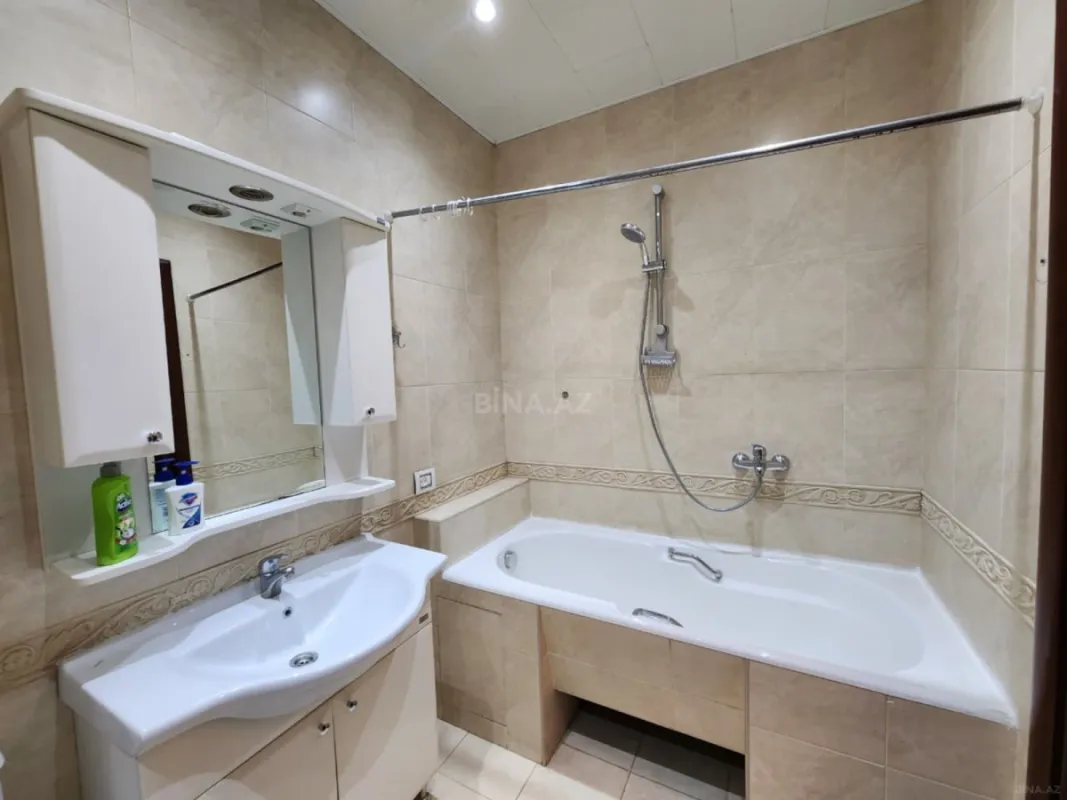 Kirayə verilir 3 otaqlı mənzil 150 m²