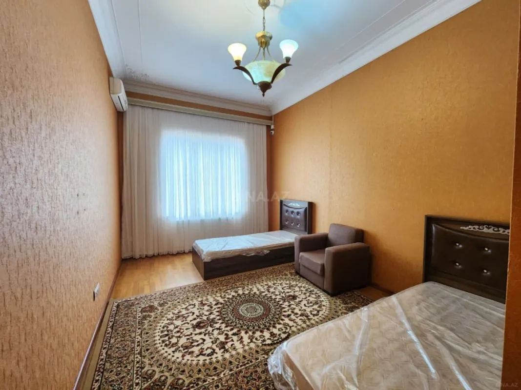 Kirayə verilir 3 otaqlı mənzil 150 m²