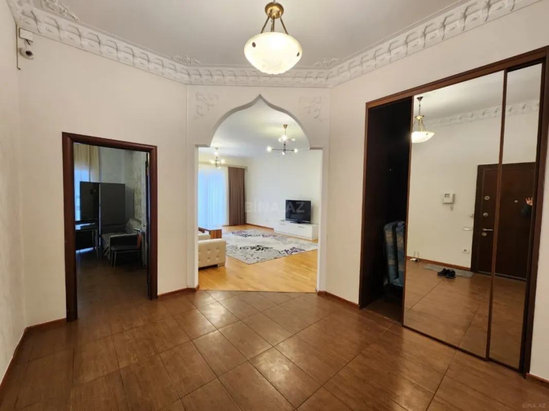 Kirayə verilir 3 otaqlı mənzil 150 m²