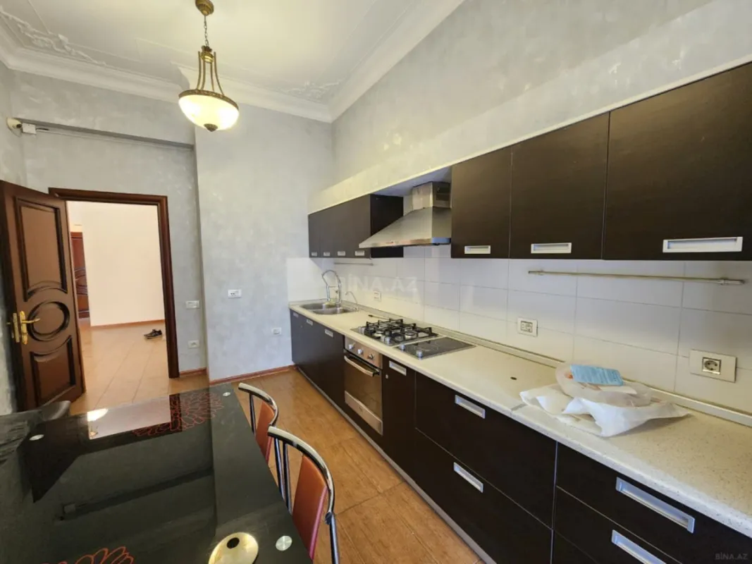 Kirayə verilir 3 otaqlı mənzil 150 m²