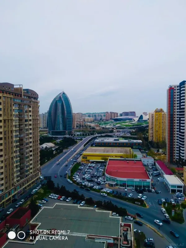 Satılır 5 otaqlı mənzil 226 m²