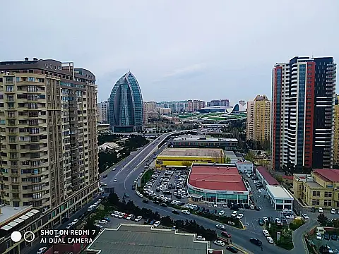 Satılır 5 otaqlı mənzil 226 m²