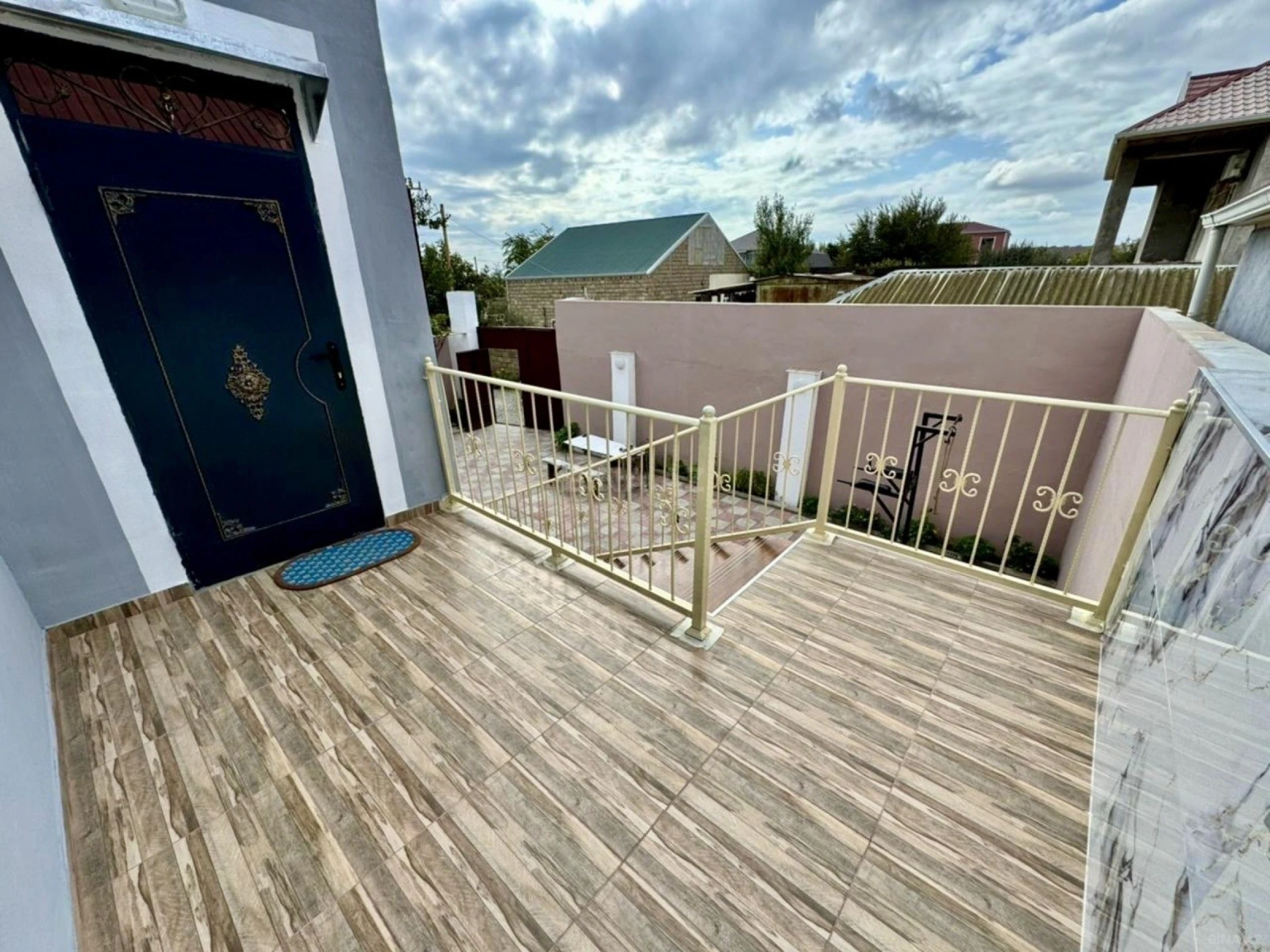 Satılır 7 otaqlı həyət evi 200 m²