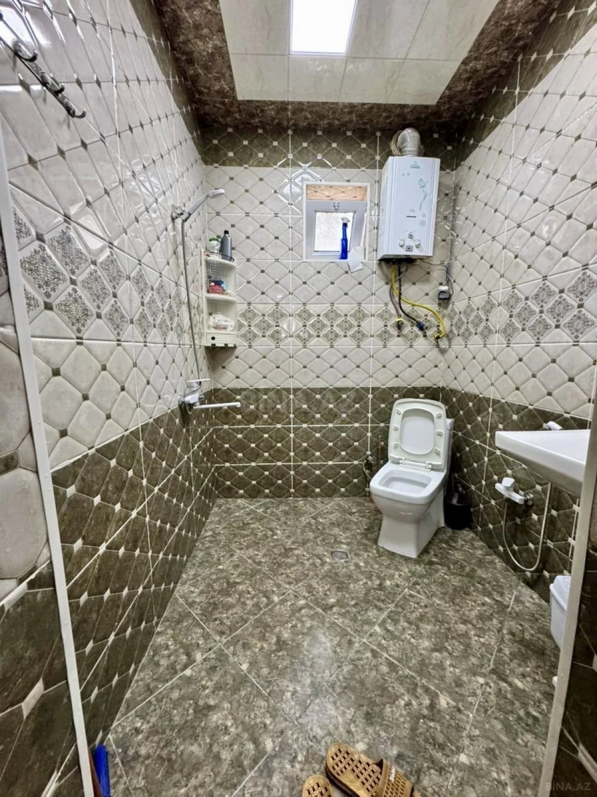 Satılır 7 otaqlı həyət evi 200 m²
