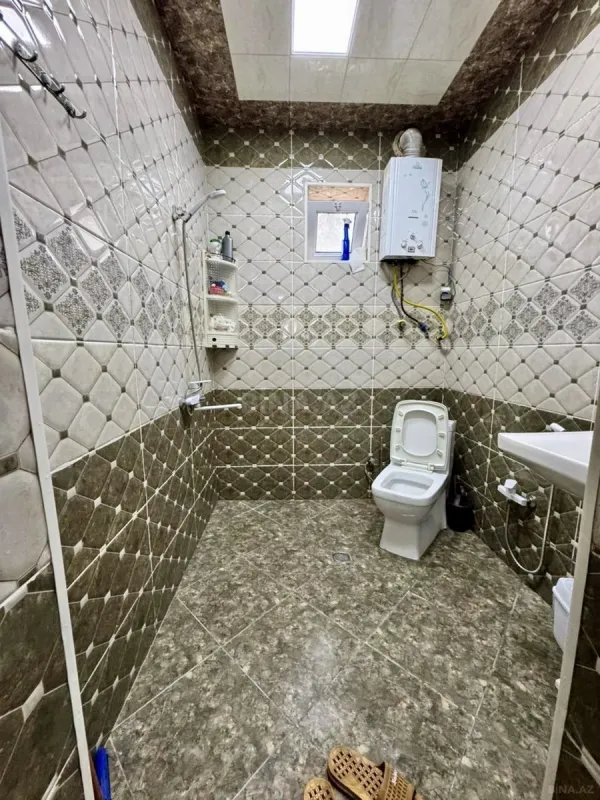 Satılır 7 otaqlı həyət evi 200 m²