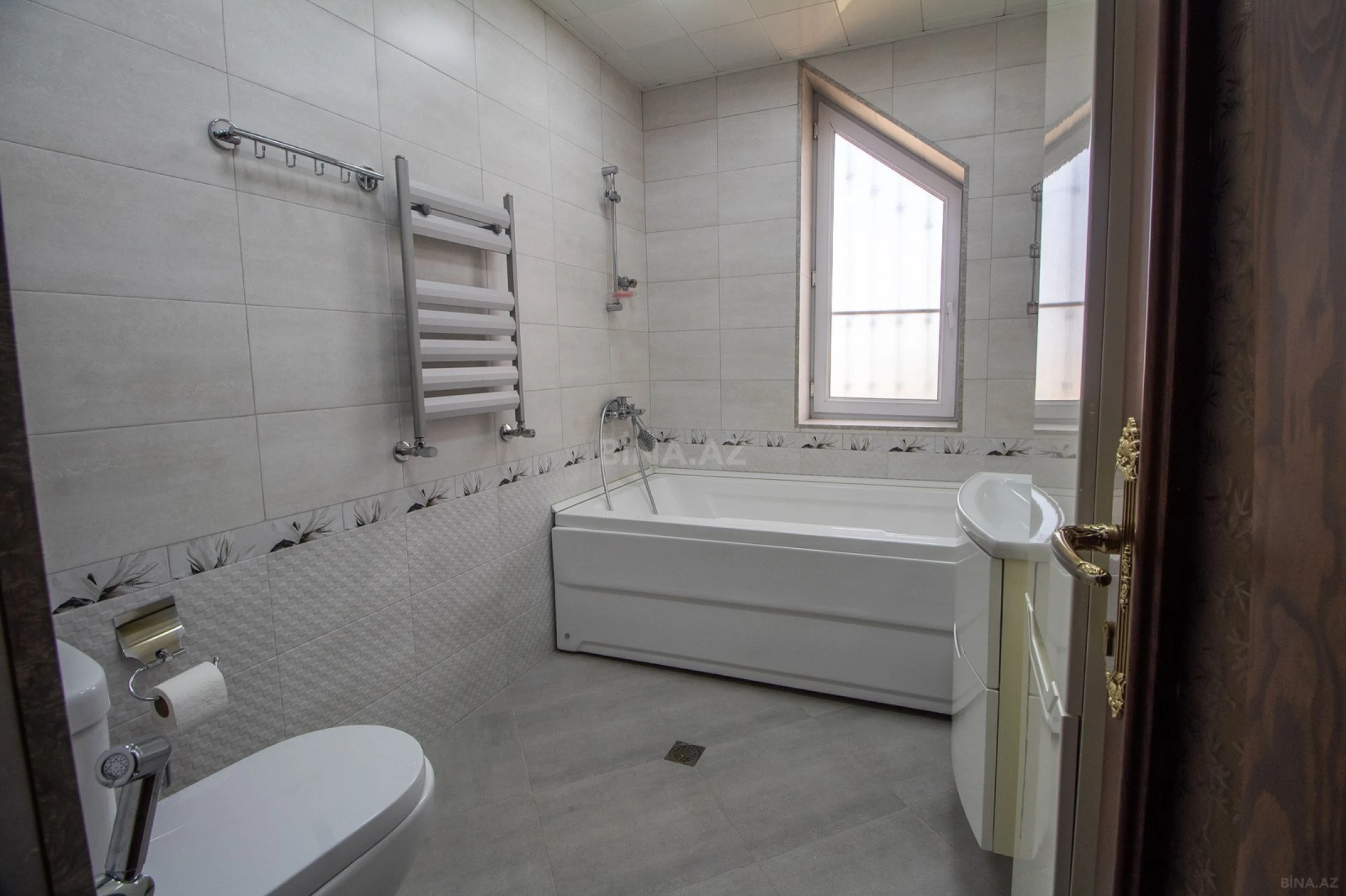 Satılır 5 otaqlı həyət evi 171.4 m²