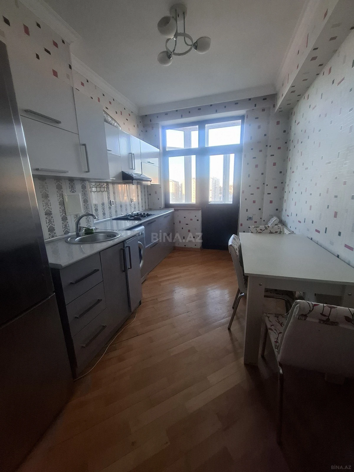 Satılır 2 otaqlı mənzil 85 m²