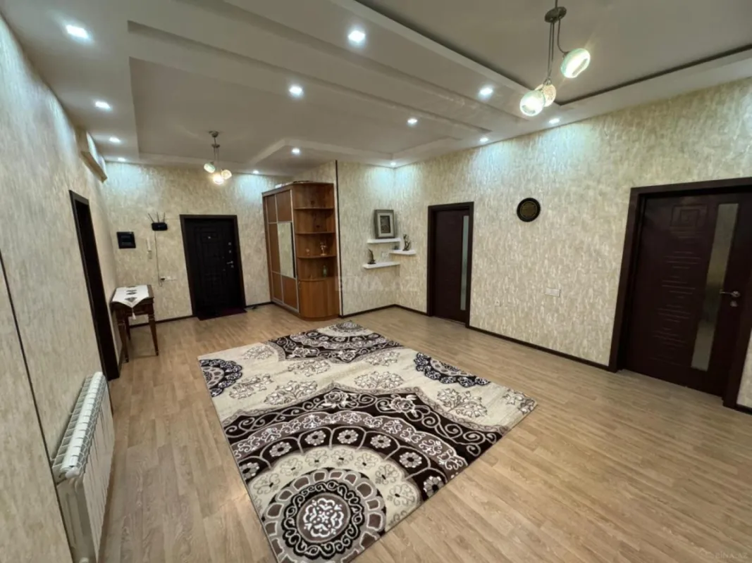 Kirayə verilir 3 otaqlı mənzil 150 m²