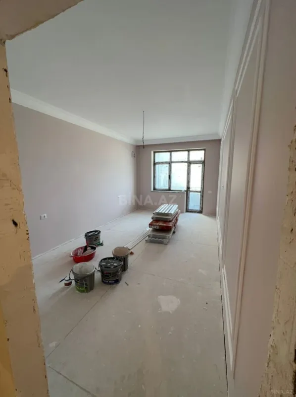 Satılır 4 otaqlı mənzil 240 m²