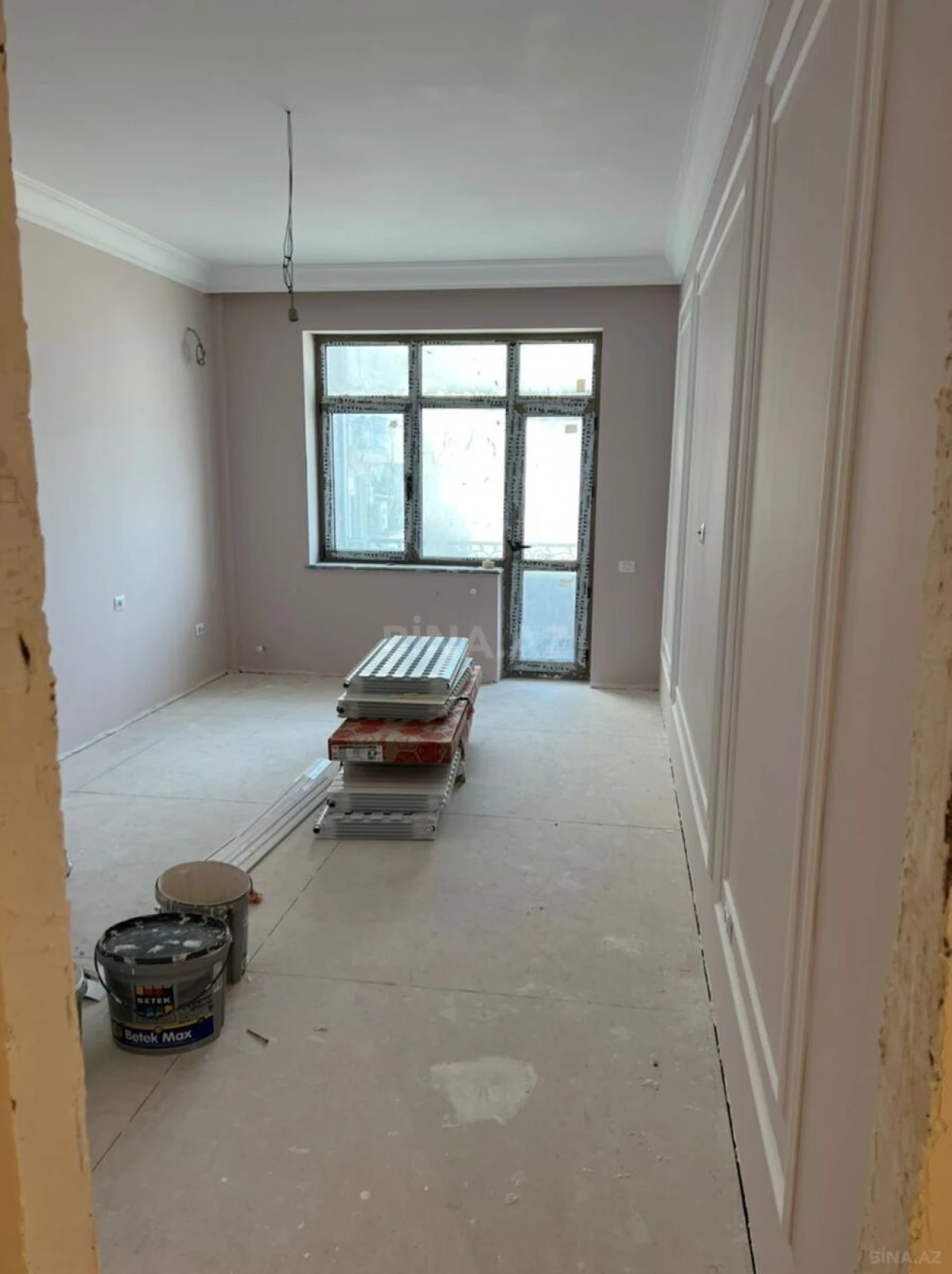 Satılır 4 otaqlı mənzil 240 m²