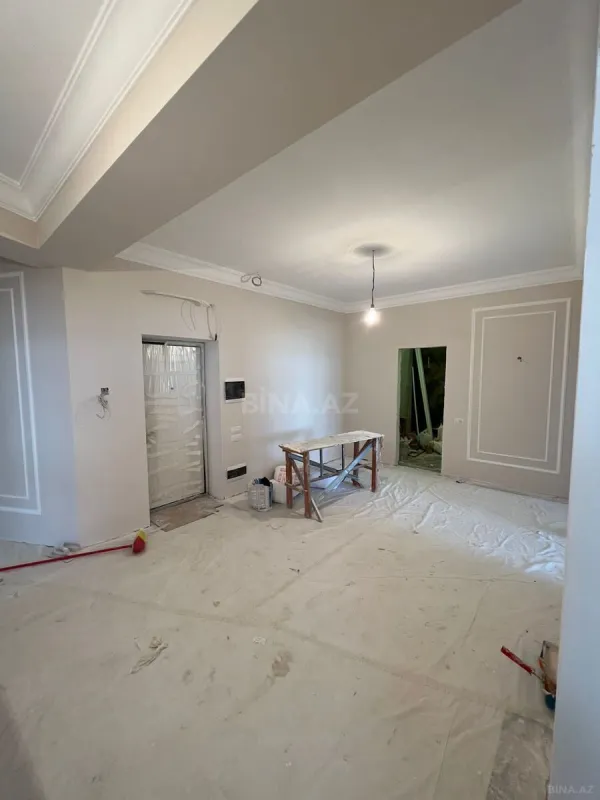 Satılır 4 otaqlı mənzil 240 m²