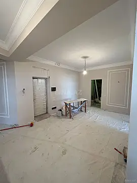 Satılır 4 otaqlı mənzil 240 m²