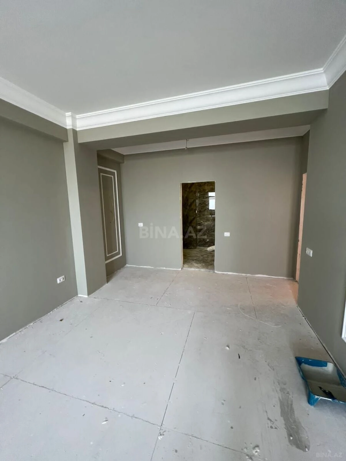 Satılır 4 otaqlı mənzil 240 m²