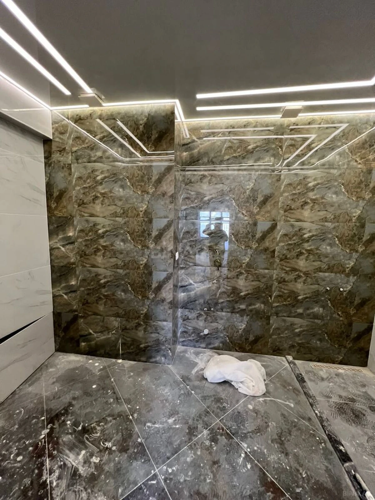 Satılır 4 otaqlı mənzil 240 m²