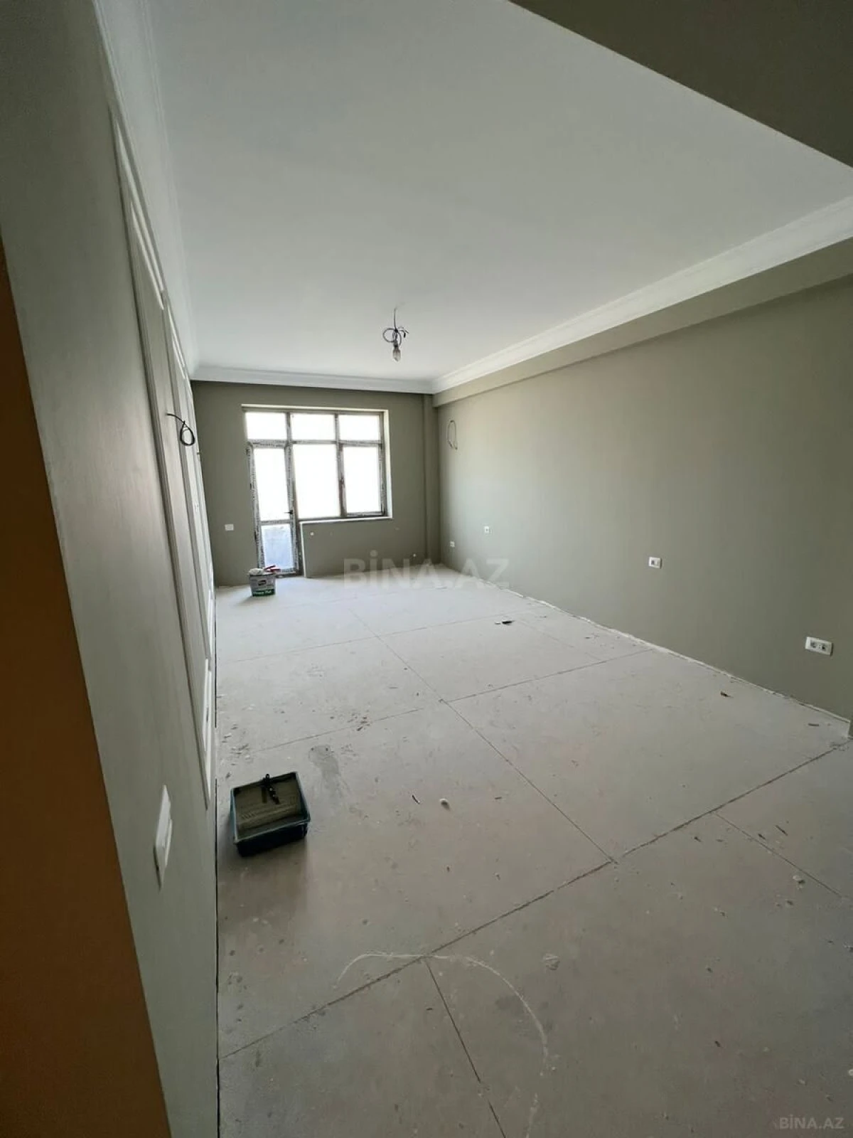 Satılır 4 otaqlı mənzil 240 m²