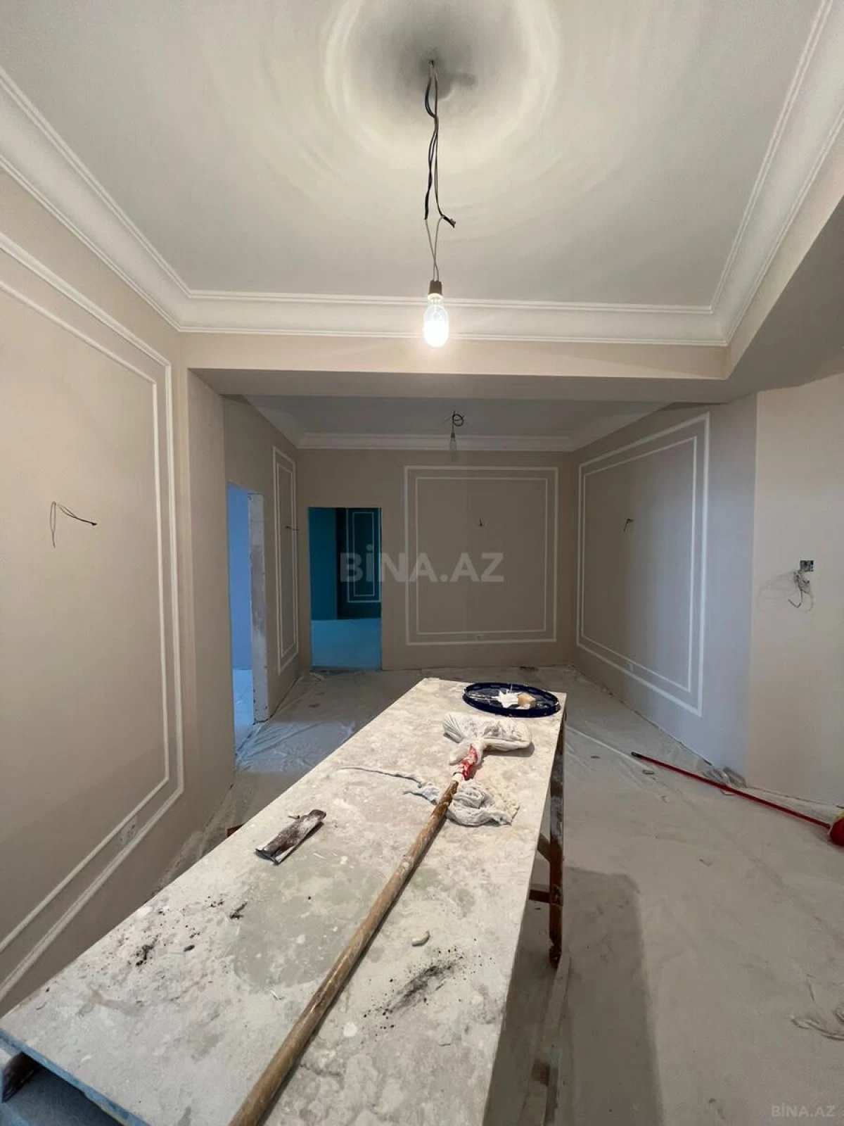 Satılır 4 otaqlı mənzil 240 m²