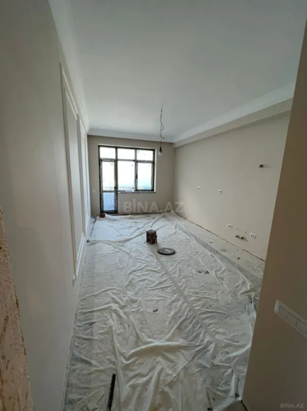 Satılır 4 otaqlı mənzil 240 m²