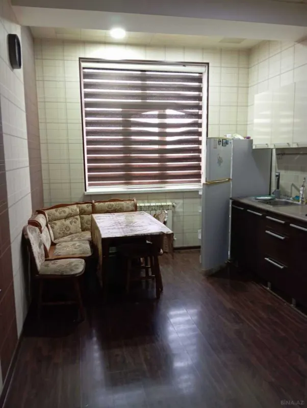 Kirayə verilir 2 otaqlı mənzil 90 m²