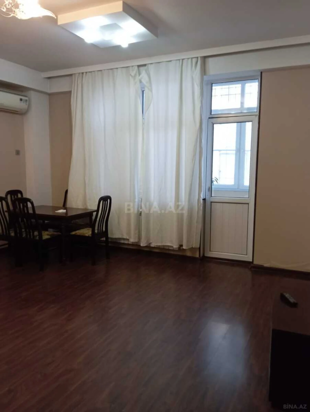 Kirayə verilir 2 otaqlı mənzil 90 m²