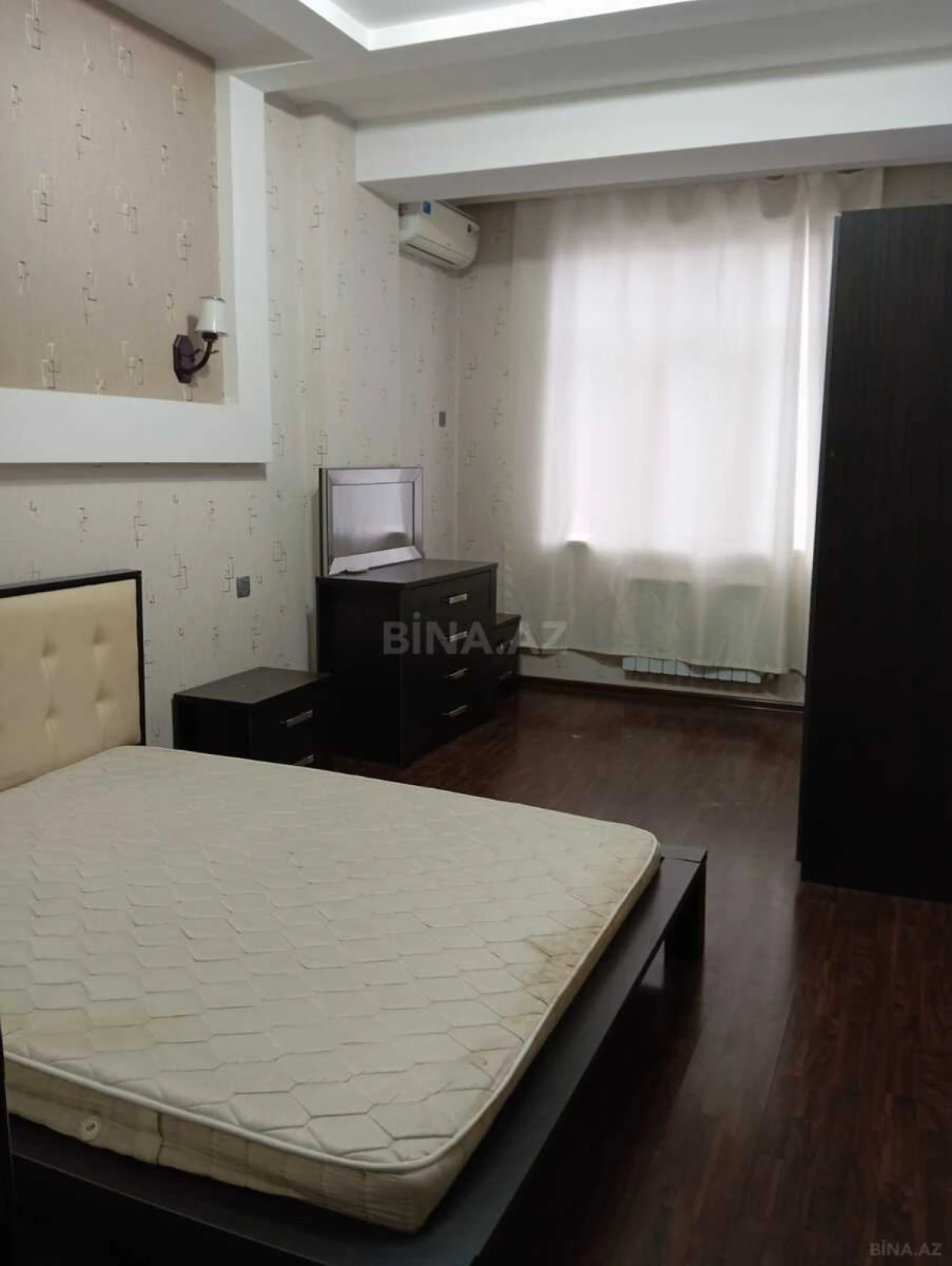 Kirayə verilir 2 otaqlı mənzil 90 m²