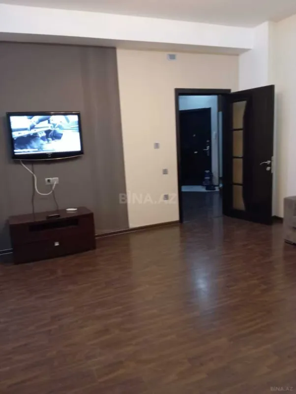Kirayə verilir 2 otaqlı mənzil 90 m²