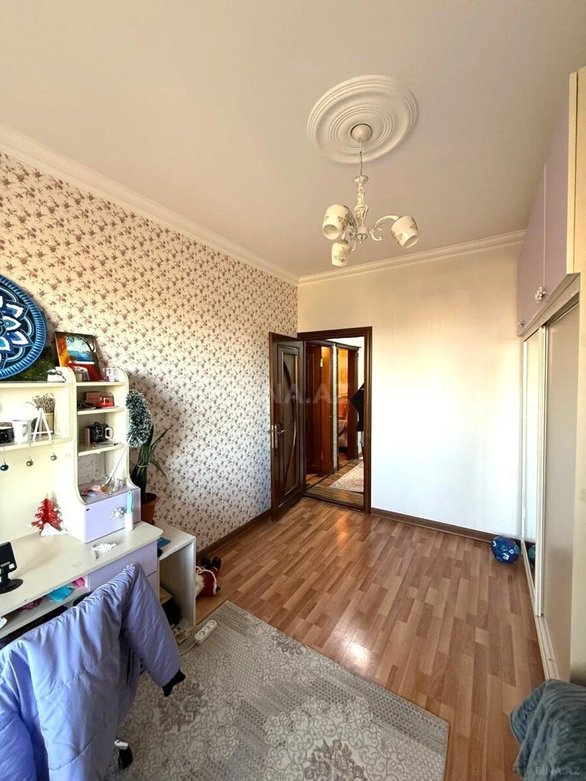 Satılır 4 otaqlı mənzil 100 m²