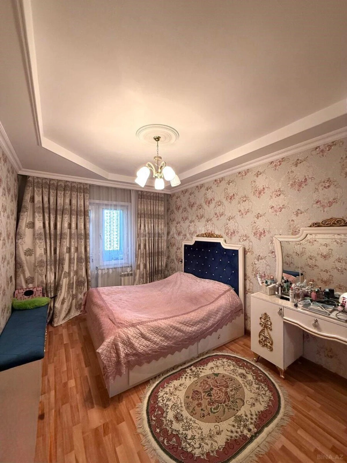 Satılır 4 otaqlı mənzil 100 m²