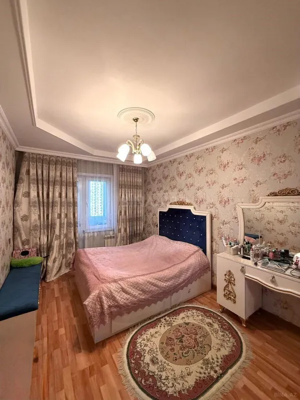 Satılır 4 otaqlı mənzil 100 m²
