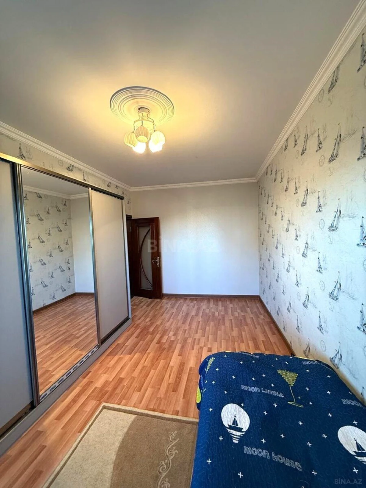 Satılır 4 otaqlı mənzil 100 m²